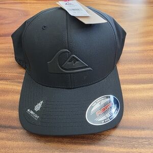Quiksilver Amped Up Black Flexfit Size L/XL Dryflight Water Repellent Mens Hat